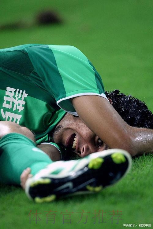 皇马官方:巴斯克斯右腿比目鱼肌受伤 伤情待观察