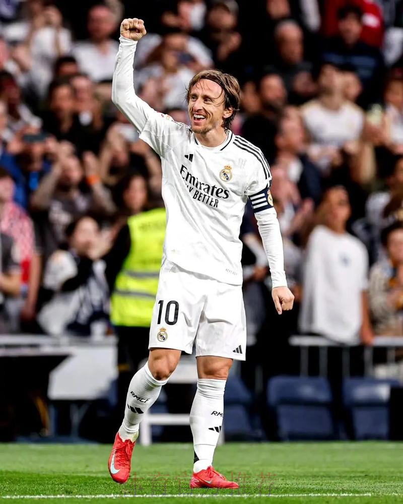 六台主持:皇马希望续约莫德里奇 但取决球员的决定